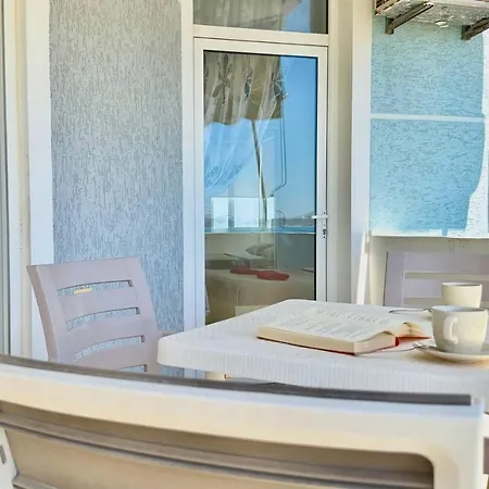 아파트 Violet Sea View *