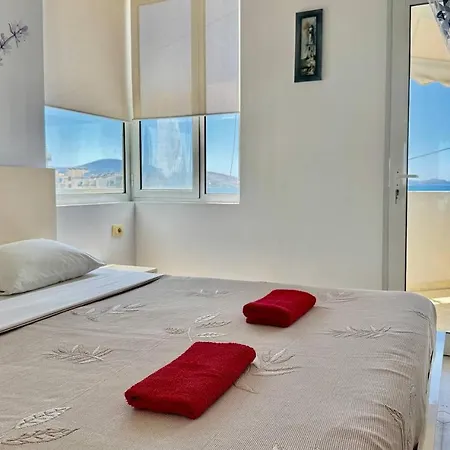 Апартаменты Violet Sea View *