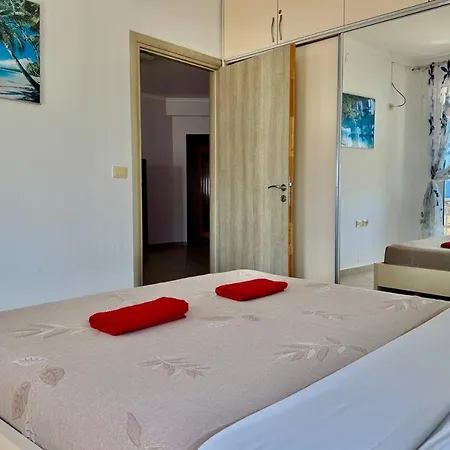 Violet Sea View Апартаменты Саранда